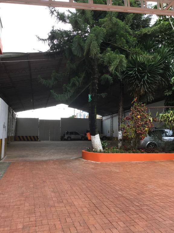 Hotel Emperador *